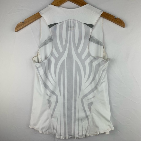 Nike Fit Dry White Sleeveless Workout Tank Top - Picture 3 of 14